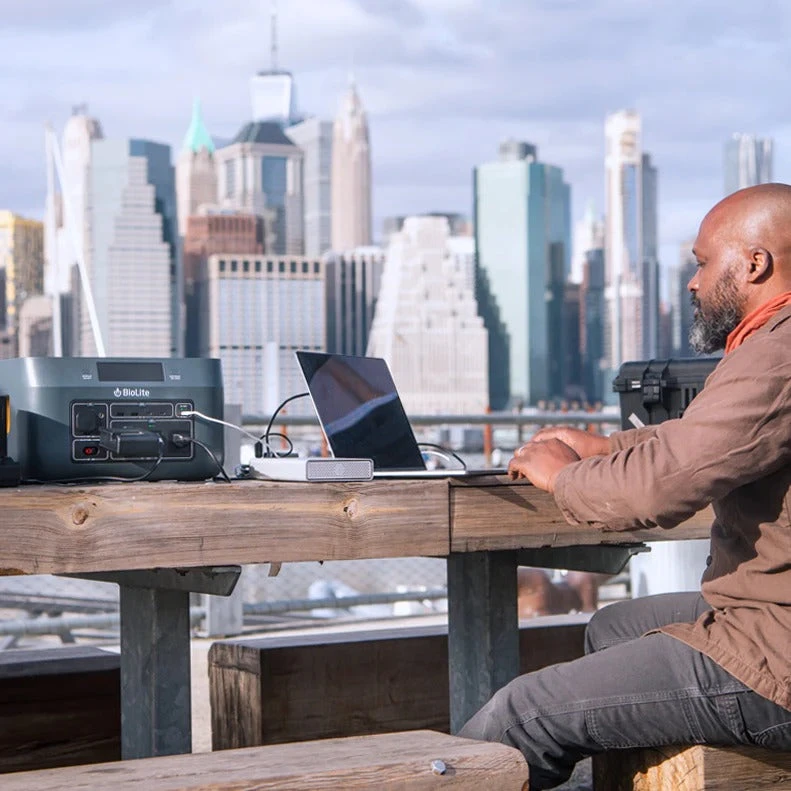 BioLite BaseCharge 1500 8 BioLite BaseCharge 1500 - Image 8